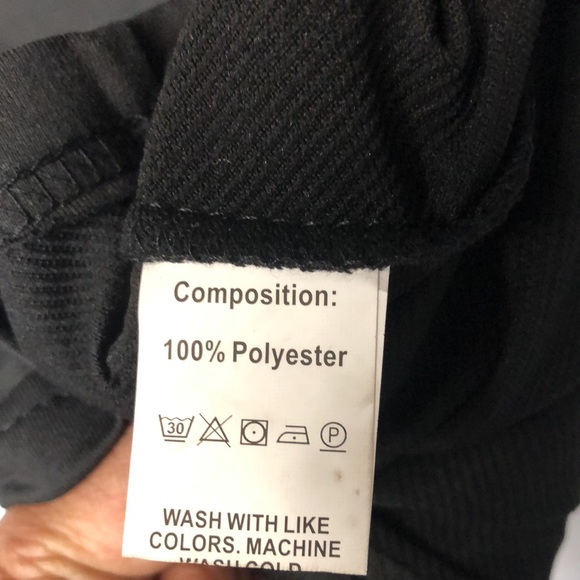 Black short sleeve tee shirt “I’m a multi tasker”statement on front. Size XL. - Picture 5 of 6